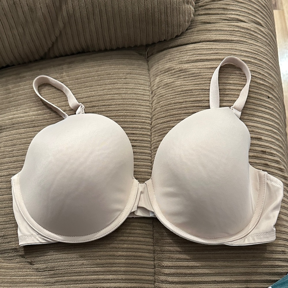 PINK Victoria's Secret Light Blush T-Shirt Bra